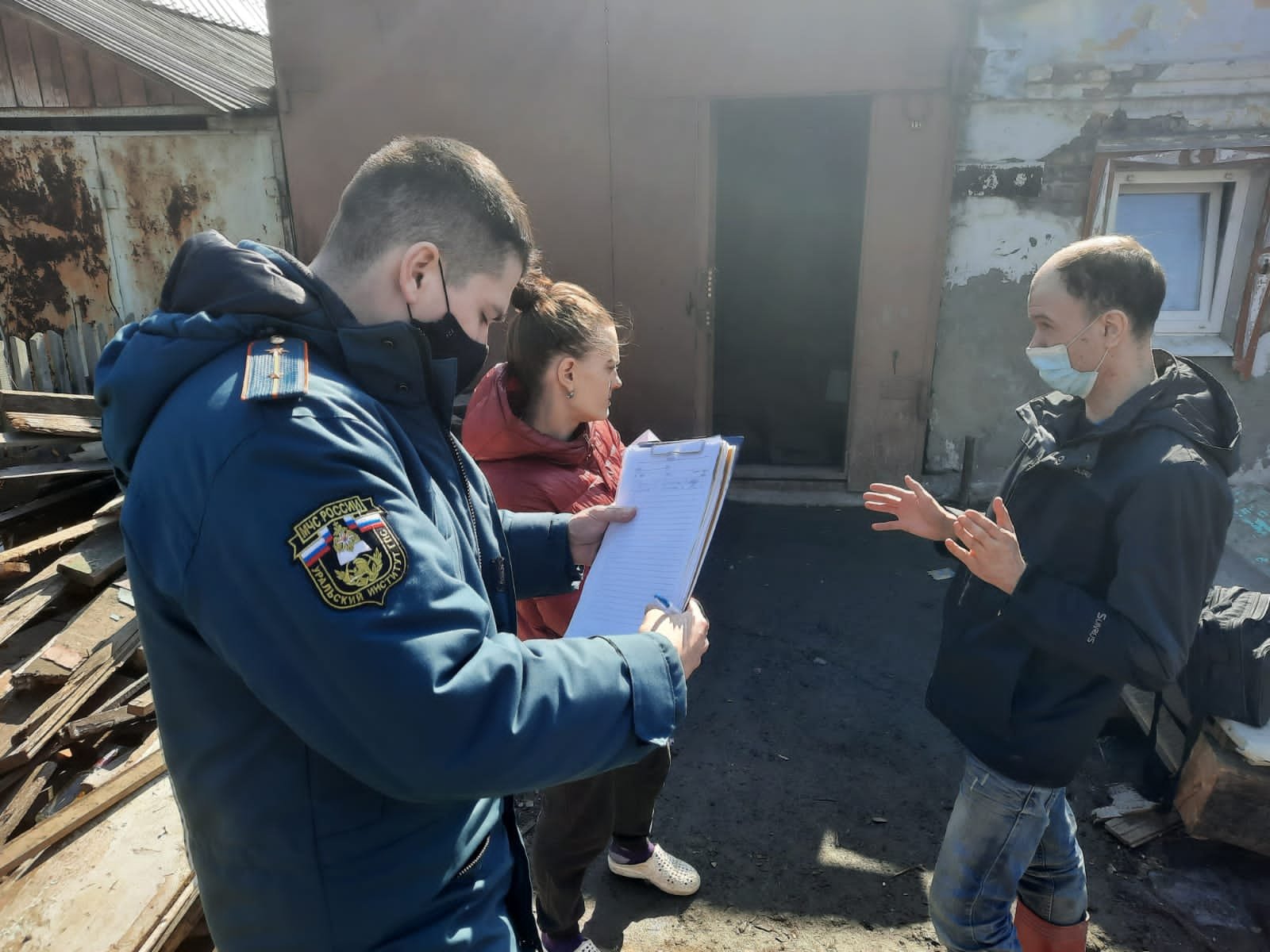 Профилактический рейд по пожарной безопасности :: Новости ::  Государственное автономное учреждение социального обслуживания Свердловской  области «Комплексный центр социального обслуживания населения  Тагилстроевского района города Нижний Тагил»